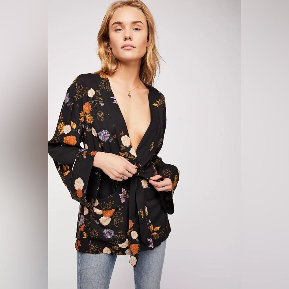 Free People Wrap It Up Floral Jacket Kimono F3 - Picture 8 of 9